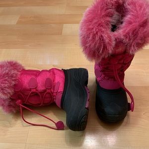 Snow boots
